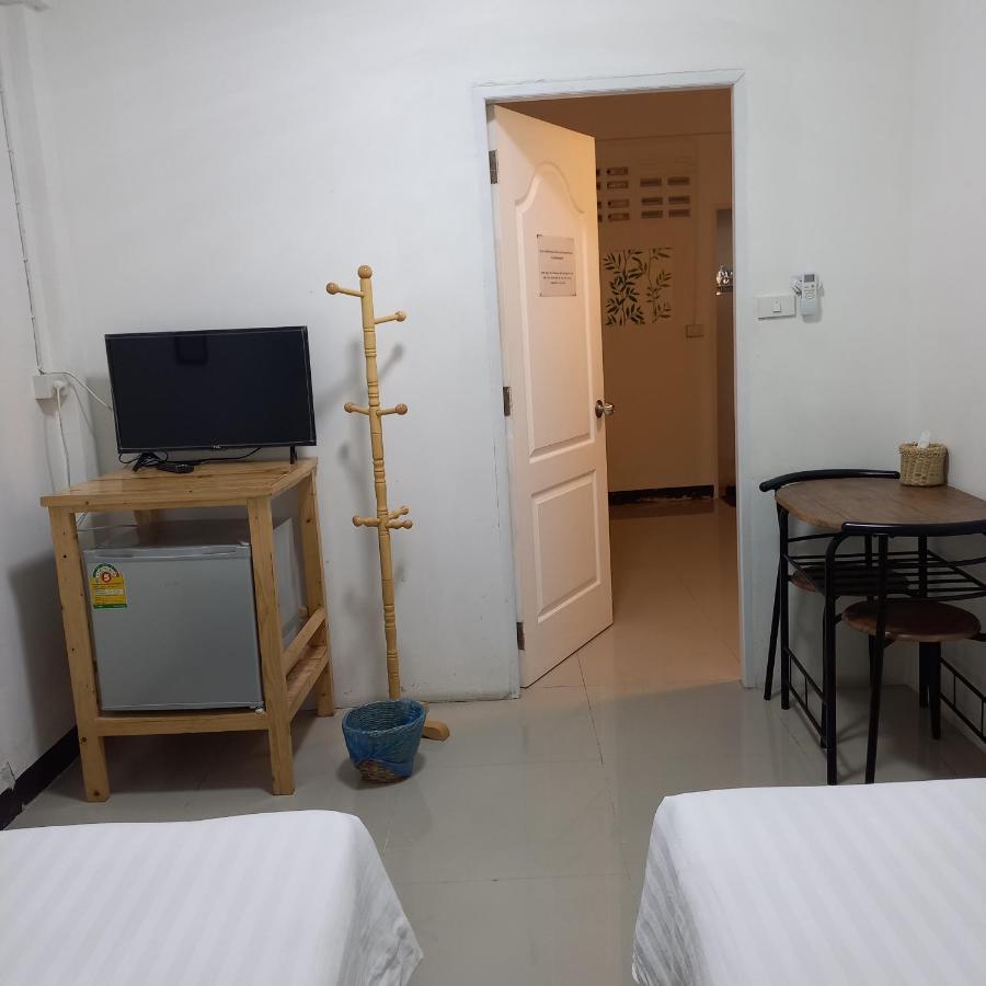 Happy Hostel Bangkok Exteriör bild